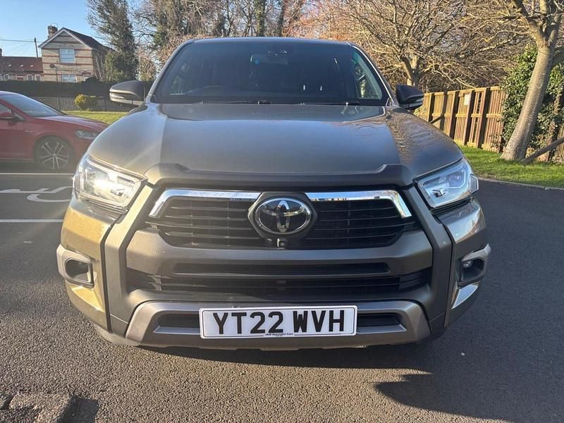 Used Toyota HiLux 201 HP (147 kW) 2022 Bronze Pickup