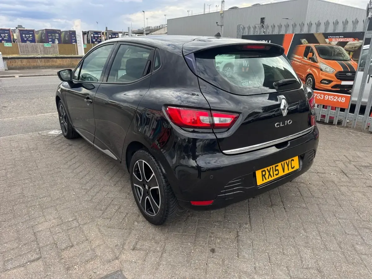 Used Renault Clio Dynamique 73 HP (53 kW) 2015 Black Hatchback
