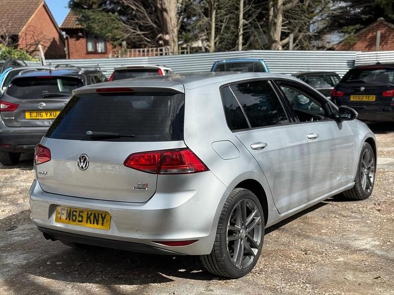 Begagnad VW Golf VII Match 2015 Silver Halvkombi