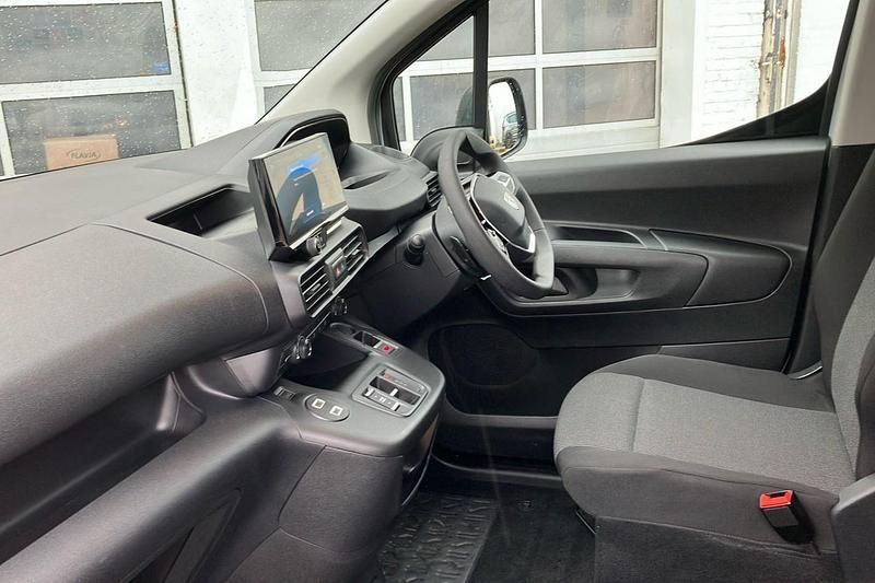 Used Peugeot E-Partner 98 kW (134 HP) 2024 Ice white MPV