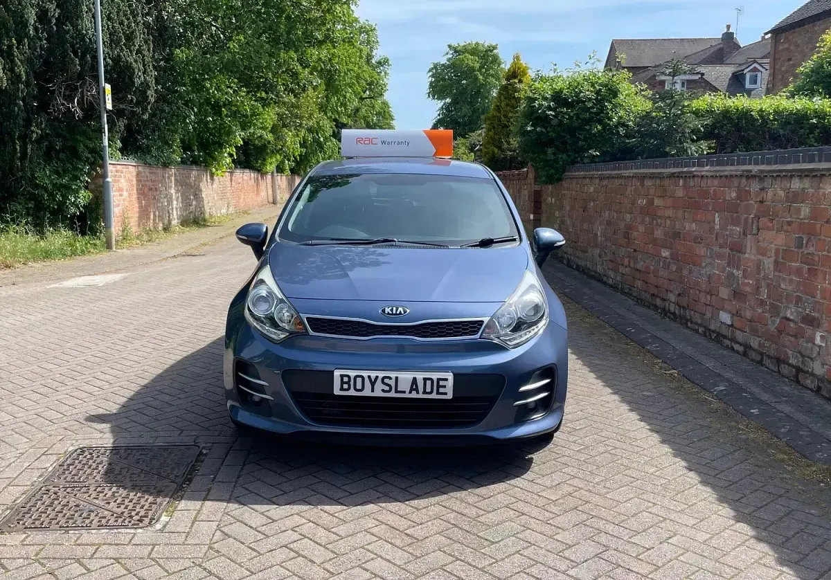 Used Kia Rio 109 HP (80 kW) 2015 Blue Hatchback