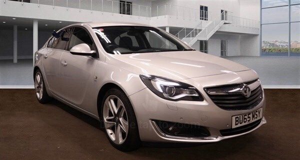Silver Used 2015 Vauxhall Insignia SRi Hatchback | £10,995 - Image 1/1