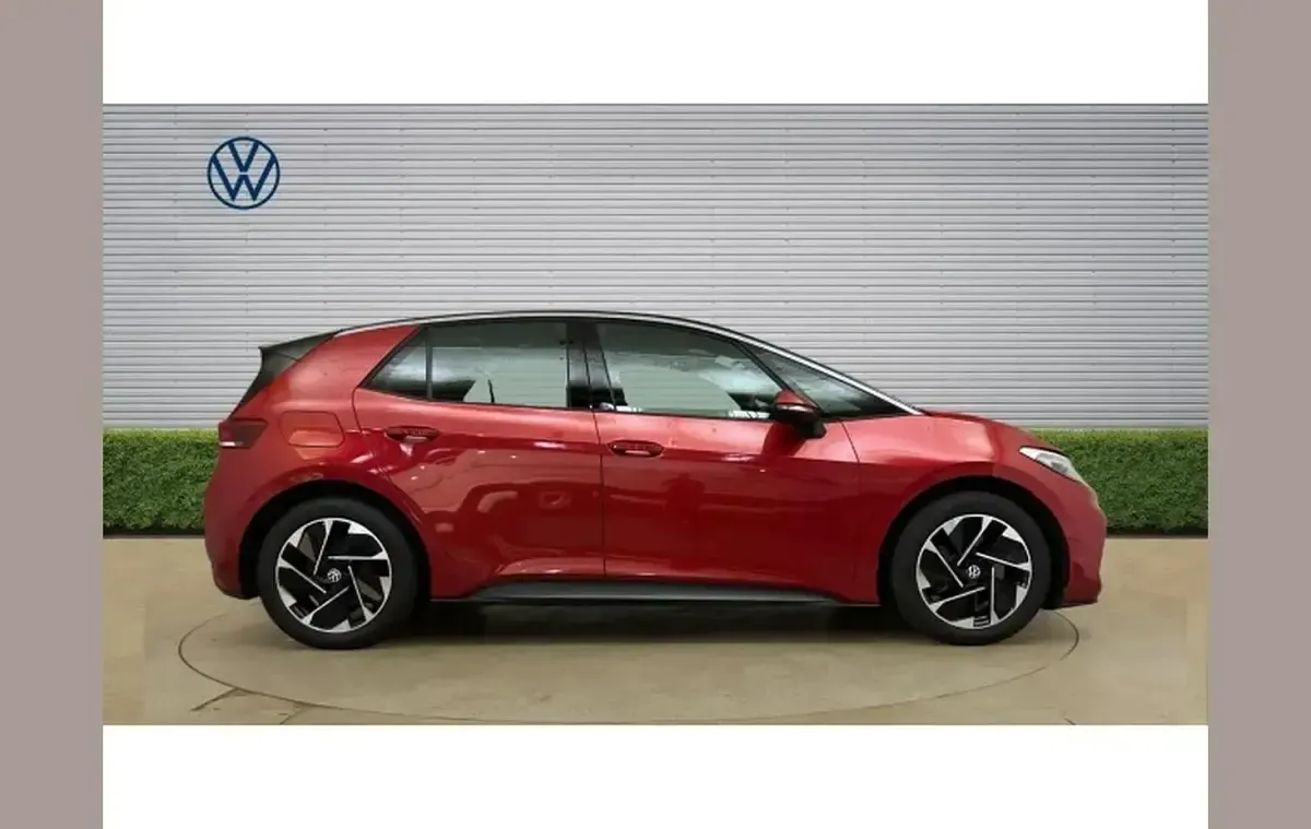 Used VW ID.3 Pro 150 kW (204 HP) 2024 Red Hatchback