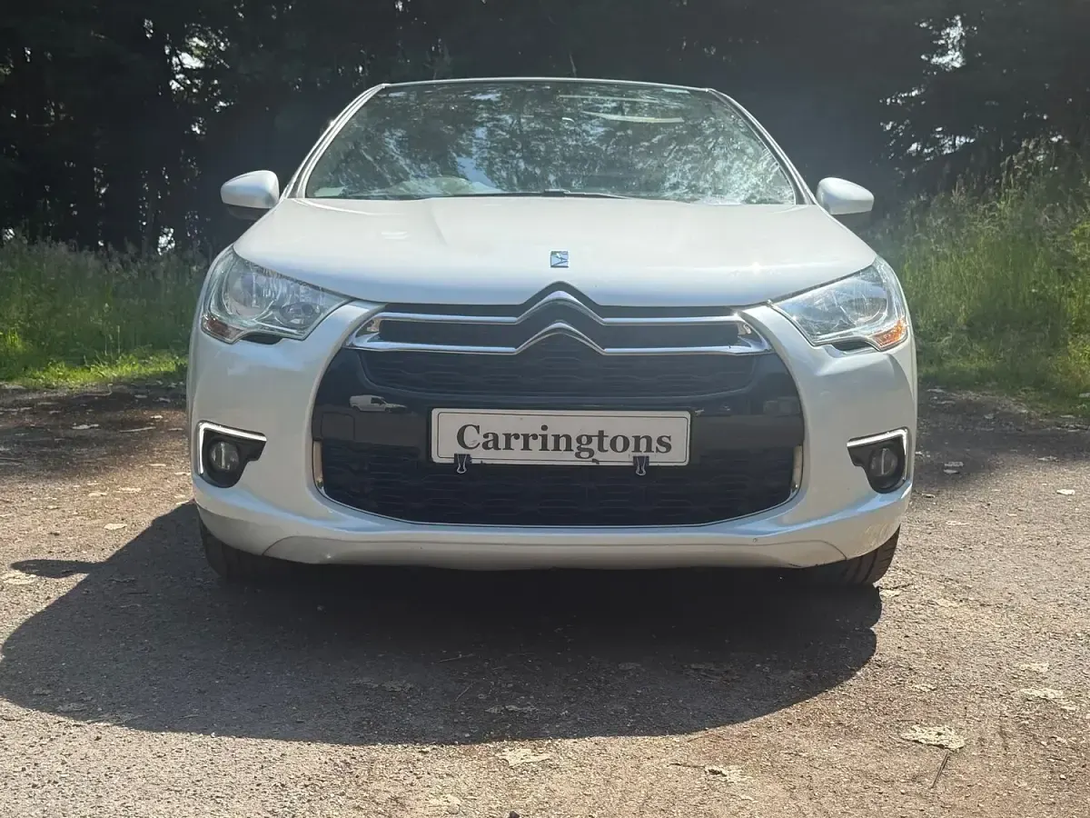 Used Citroën DS4 2015 White Hatchback