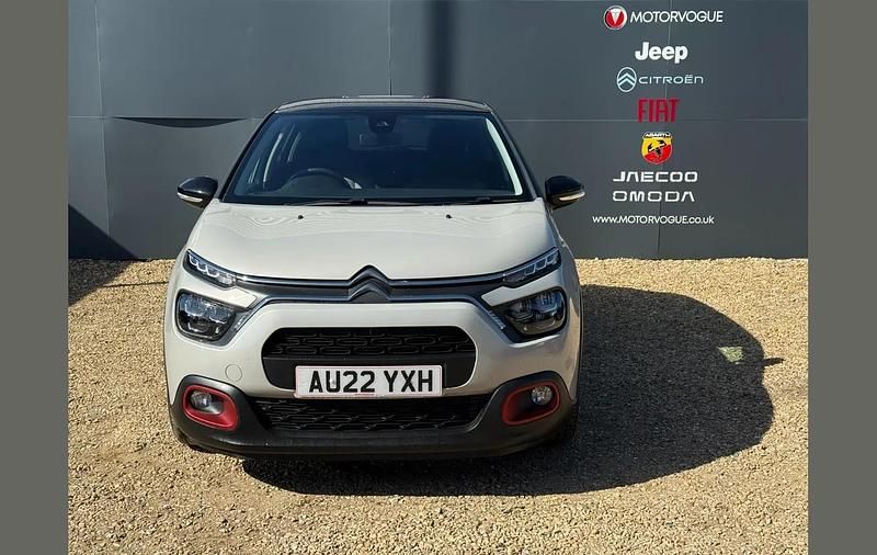Used Citroën C3 PureTech 81 HP (59 kW) 2022 Beige Hatchback
