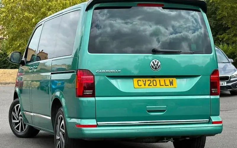 Used VW Caravelle Executive 199 HP (146 kW) 2020 Green Van