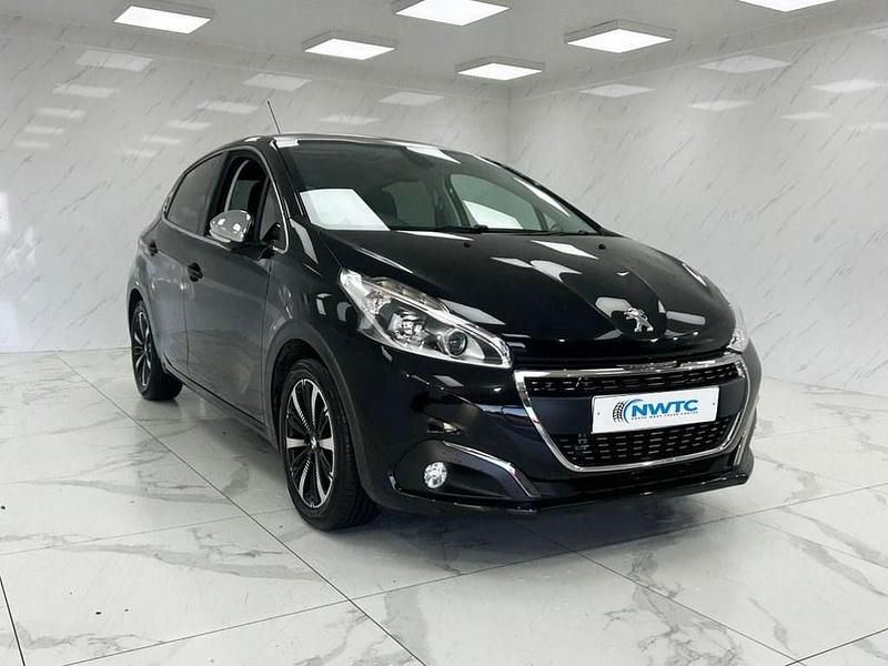 Used Peugeot 208 Allure Premium 82 HP (60 kW) 2018 Black Hatchback
