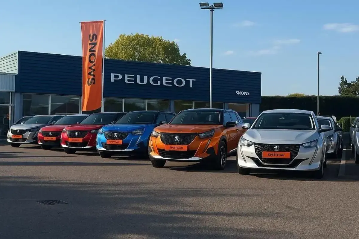 Gebraucht Peugeot e-2008 Active Premium 100 kW (136 PS) 2022 Schwarz SUV
