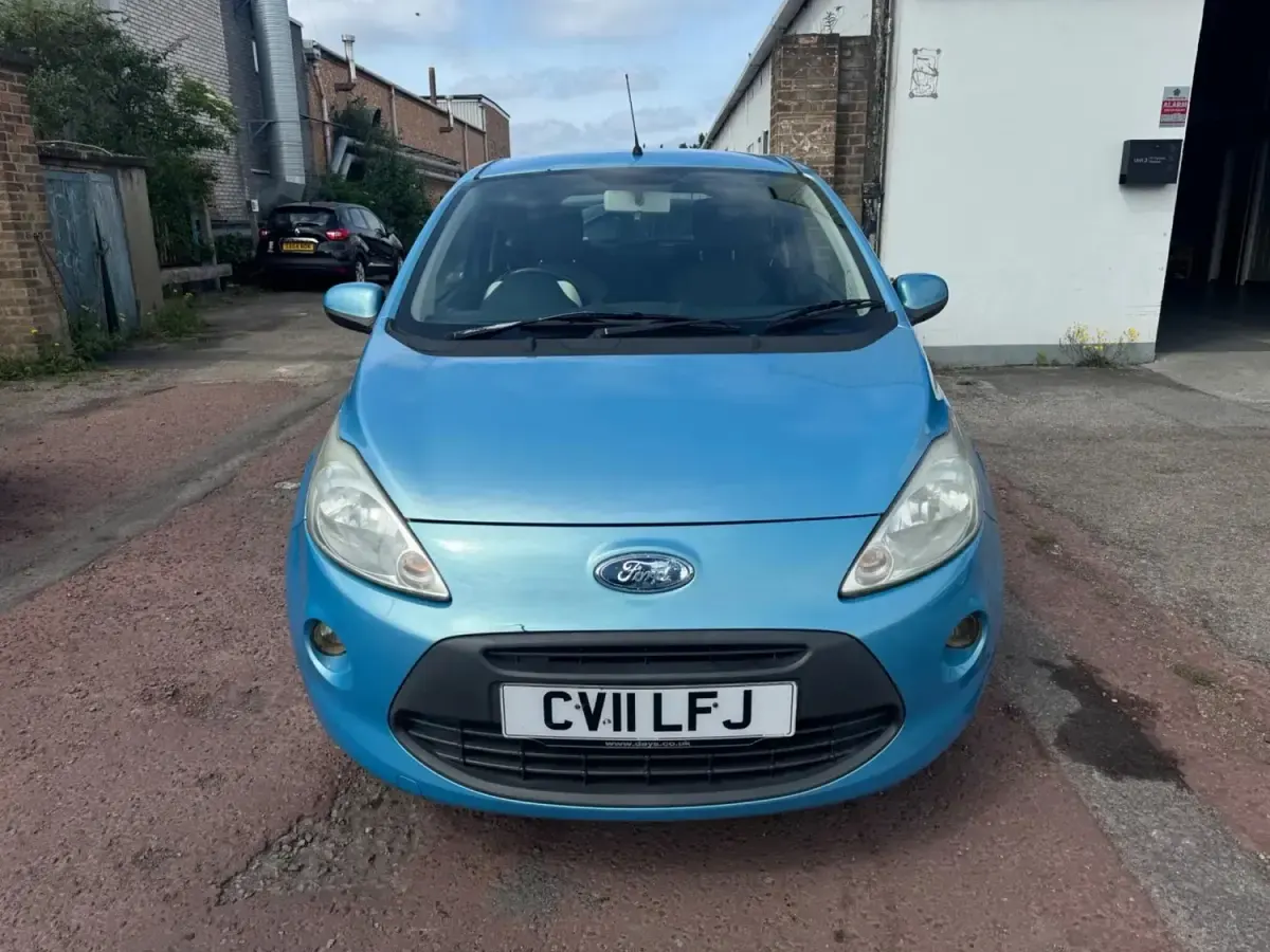 Begagnad Ford Ka Zetec 69 HK (50 kW) 2011 Blå Halvkombi