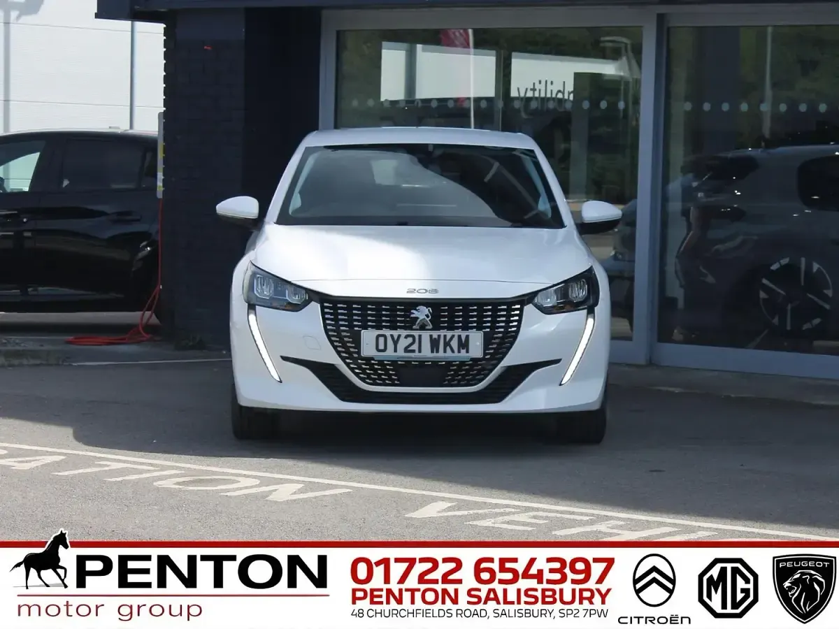 Used Peugeot 208 Allure Premium 100 HP (73 kW) 2021 White Hatchback