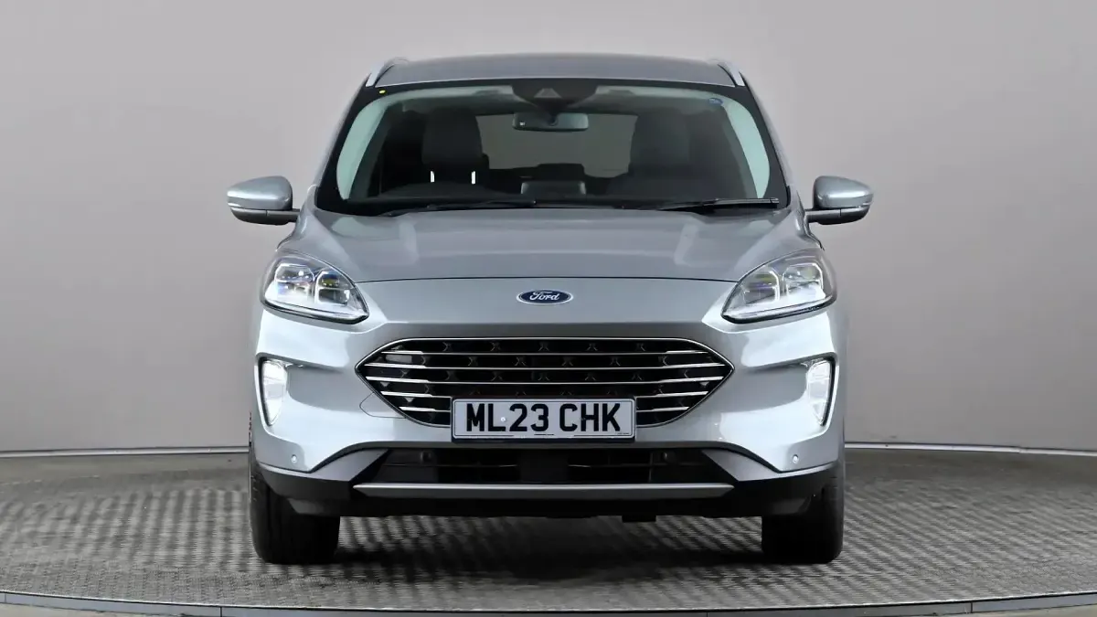 Usado Ford Kuga Titanium 150 CV (110 kW) 2023 Plateado SUV