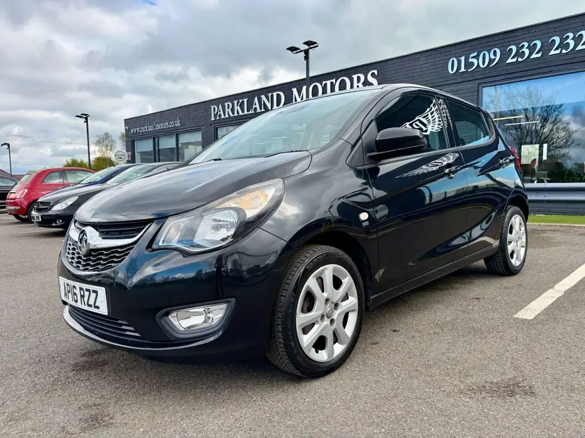 Second-hand Vauxhall Viva 75 CP (55 kW) 2016 Negru Hatchback