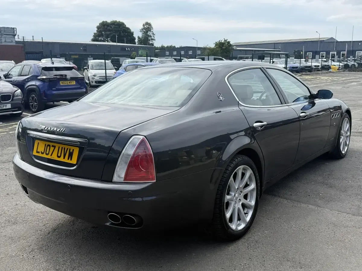 Used Maserati Quattroporte 400 HP (294 kW) 2007 Grey Sedan