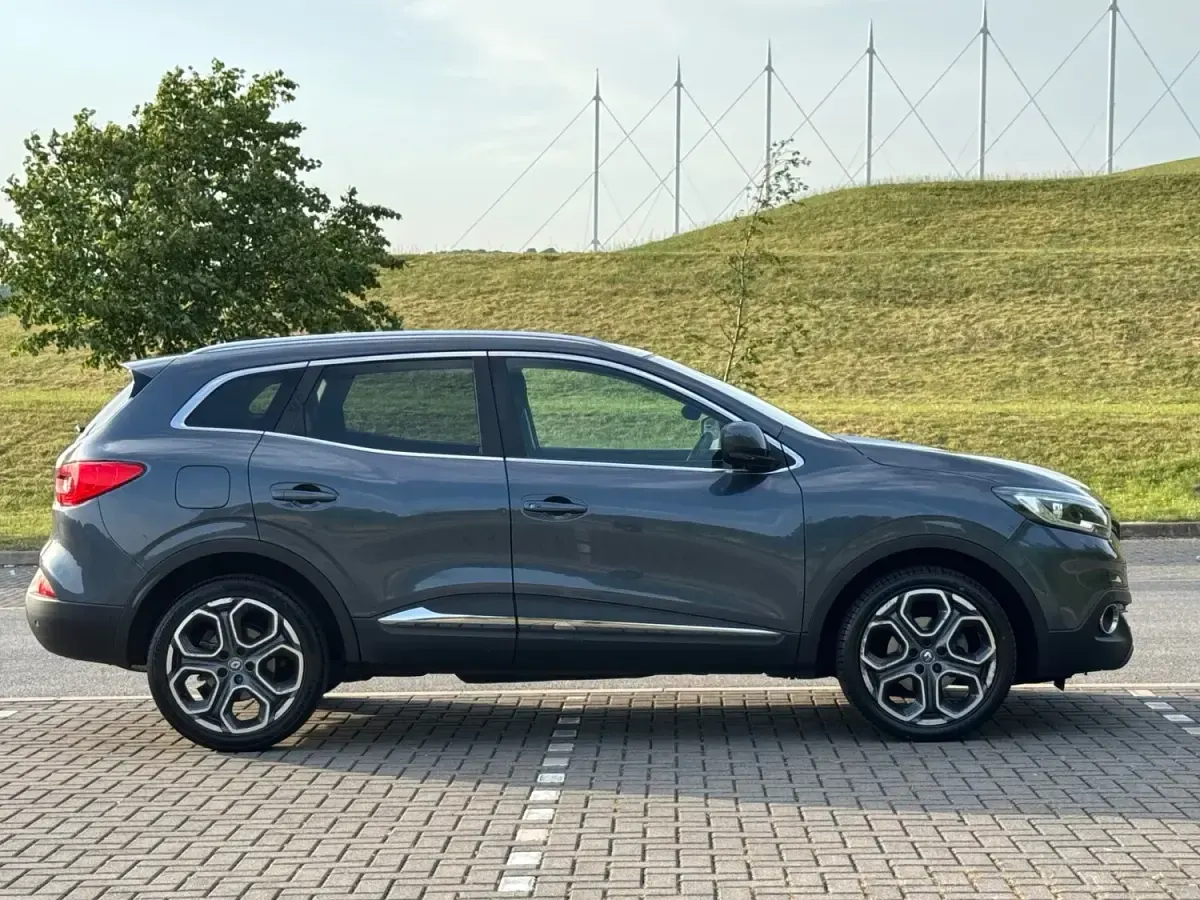 Usado Renault Kadjar Dynamique 130 HP (95 kW) 2016 Cinzento SUV