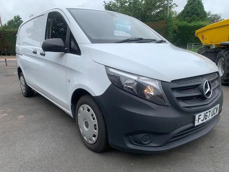 White Used 2017 Mercedes Vito MPV | £8,995 (Fair price) - Image 1/4