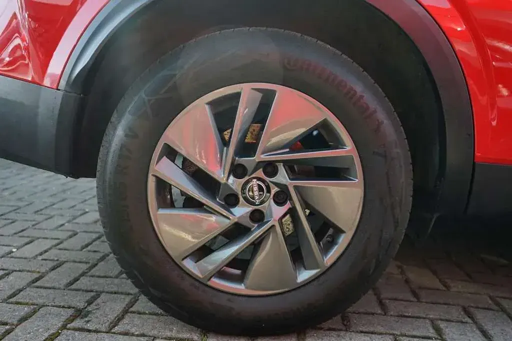 Used Nissan Qashqai Acenta Premium 138 HP (101 kW) 2023 Red SUV