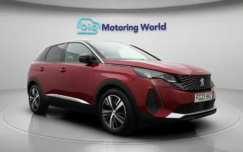 Used Peugeot 3008 Allure+ 300 HP (220 kW) 2023 Red SUV