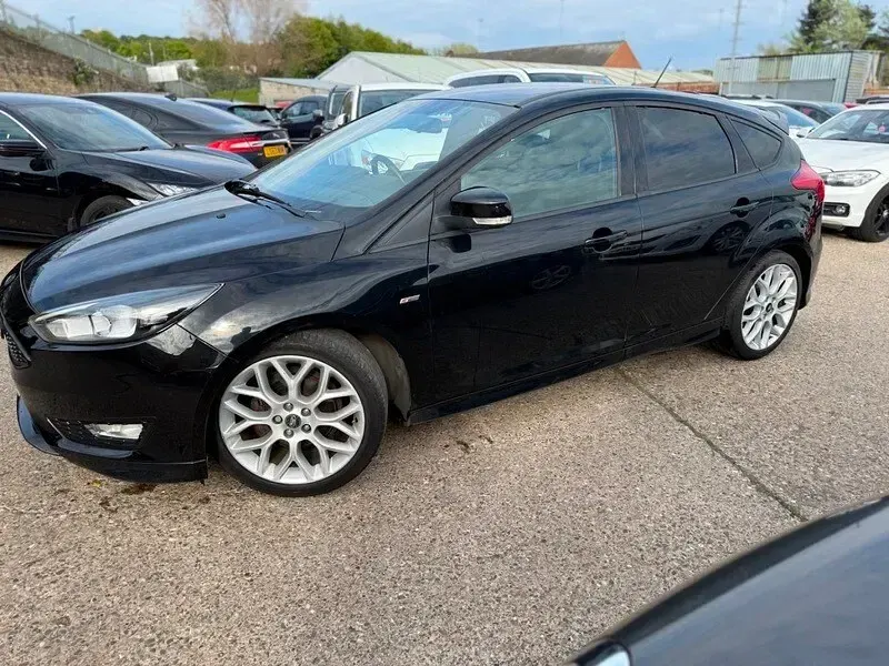 Used Ford Focus ST-Line 140 HP (102 kW) 2017 Black Hatchback