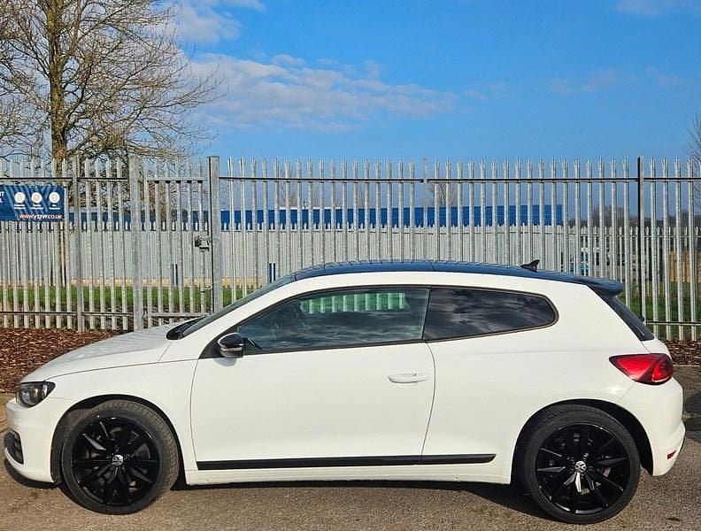 Usado VW Scirocco Black Edition 184 HP (135 kW) 2017 Branco Coupé
