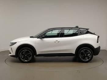 New Alfa Romeo GT Junior 136 HP (100 kW) 2025 Bicolour solid  sempione white with black roof Hatchback