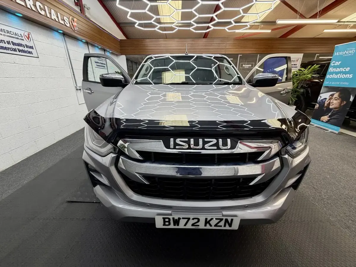 Second-hand Isuzu D-Max 164 CP (120 kW) 2023 Argintiu Pickup