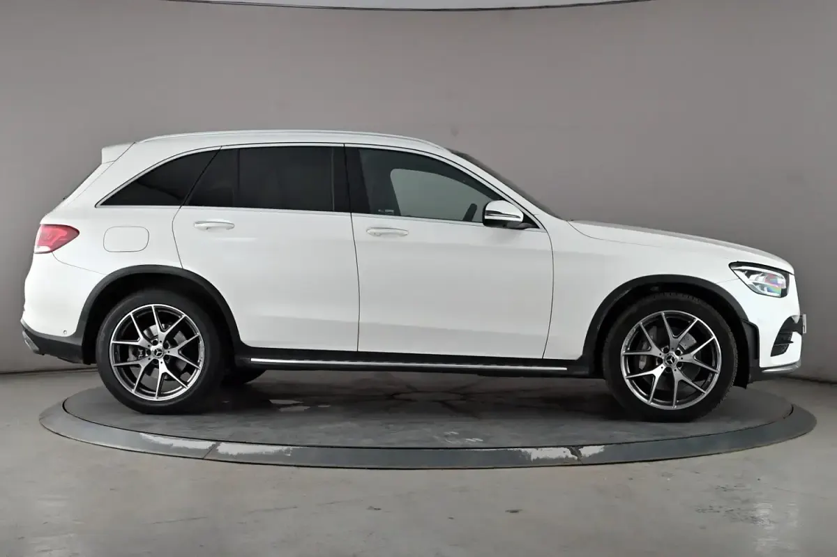 Used Mercedes GLC300 AMG Line Premium Plus 245 HP (180 kW) 2022 White SUV