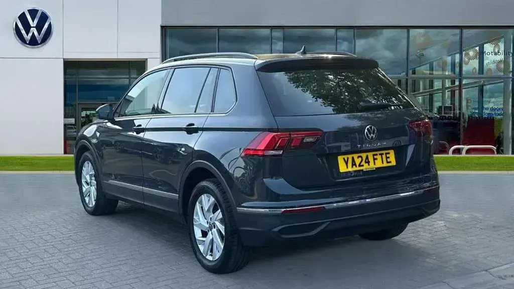 Used VW Tiguan Life 128 HP (94 kW) 2024 Grey SUV