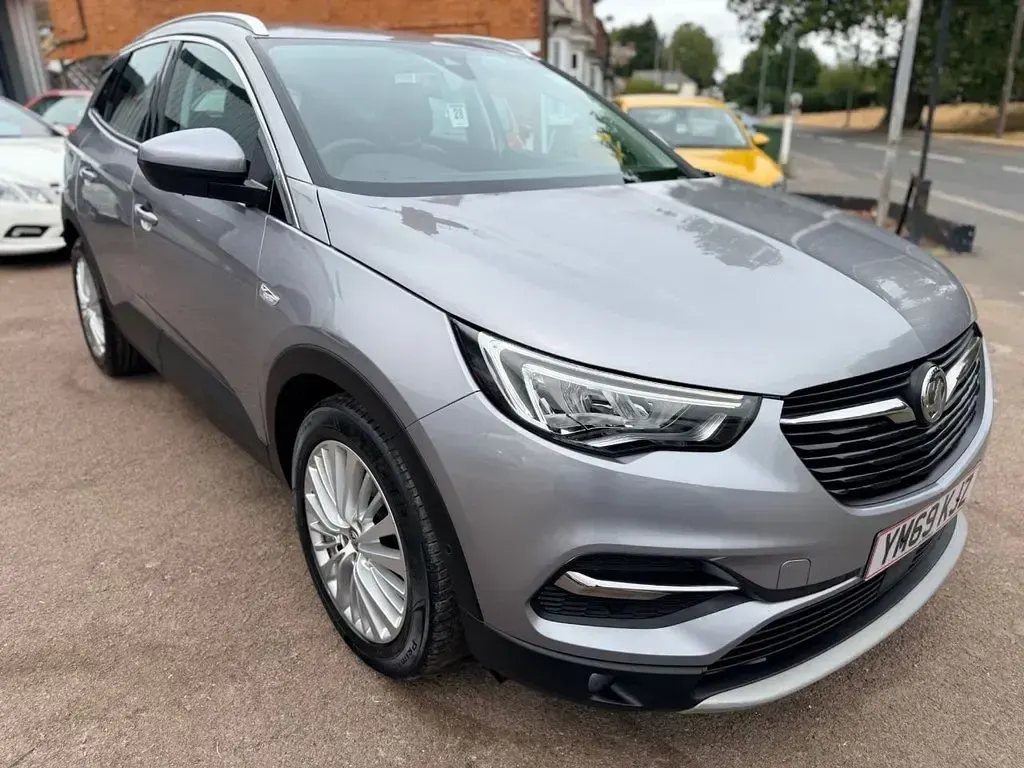 Used Vauxhall Grandland X Business Edition 130 HP (95 kW) 2020 Grey SUV