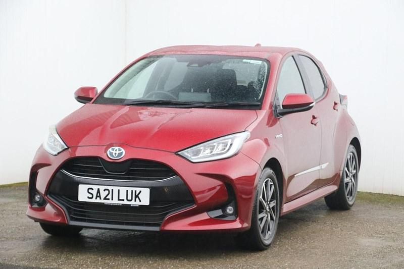 Used Toyota Yaris Hybrid Design 2021 Red Hatchback