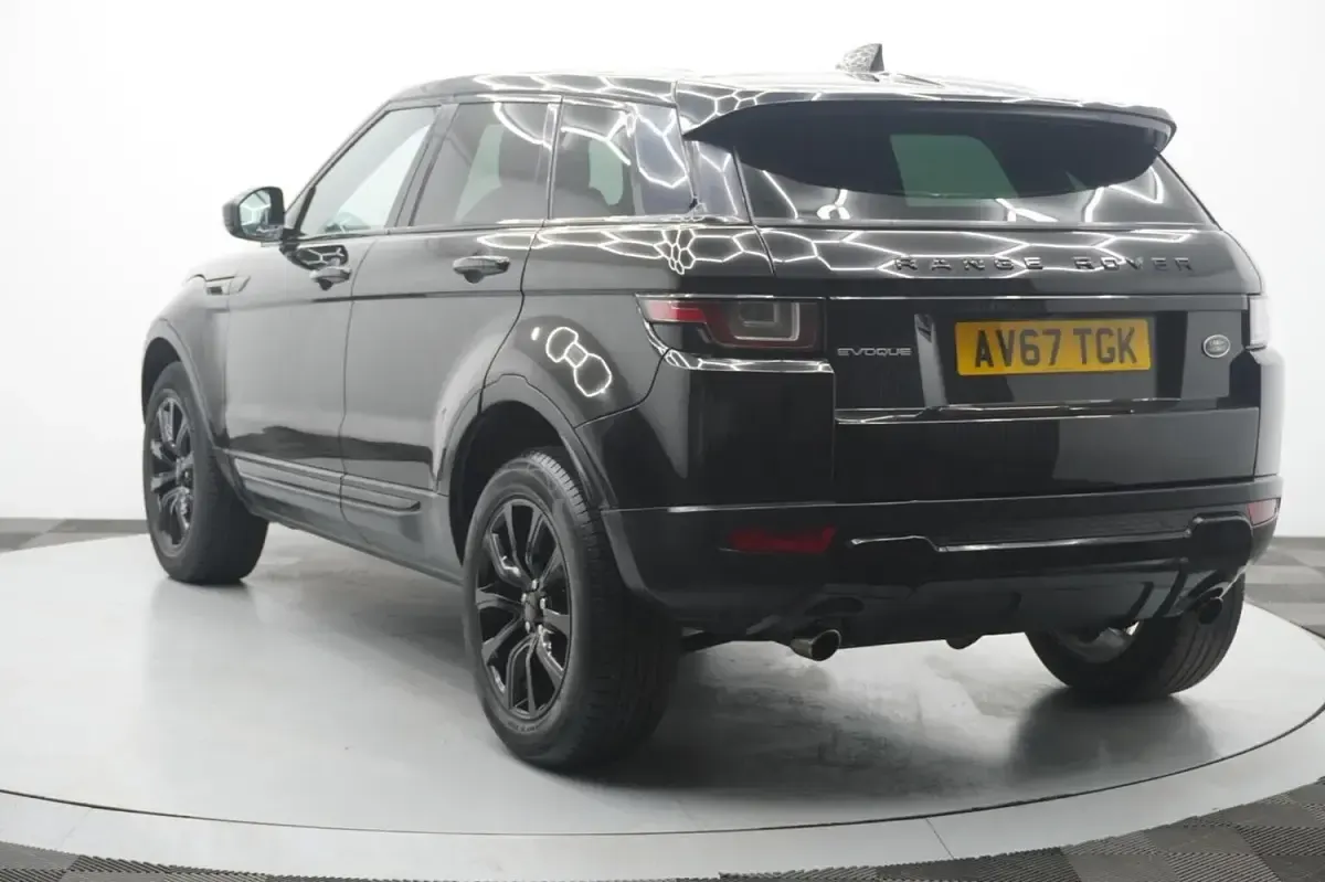 Used Land Rover Range Rover evoque SE 180 HP (132 kW) 2017 Black SUV
