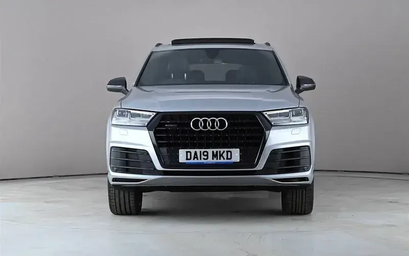 Used Audi Q7 Black Edition 286 HP (210 kW) 2019 Silver SUV