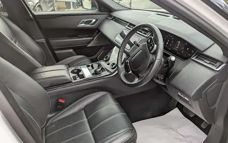 Used Land Rover Range Rover Velar SE 179 HP (131 kW) 2020 White SUV
