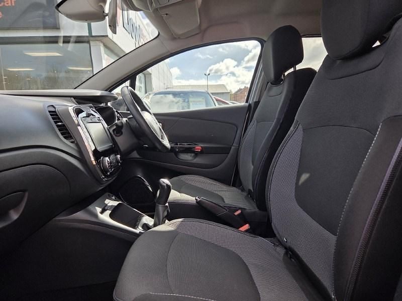 Used Renault Captur Dynamique 90 HP (66 kW) 2016 Silver/black SUV