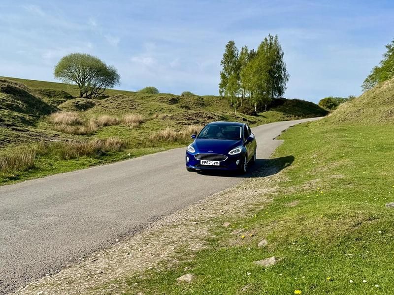 Used Ford Fiesta Titanium 120 HP (88 kW) 2017 Blue Hatchback