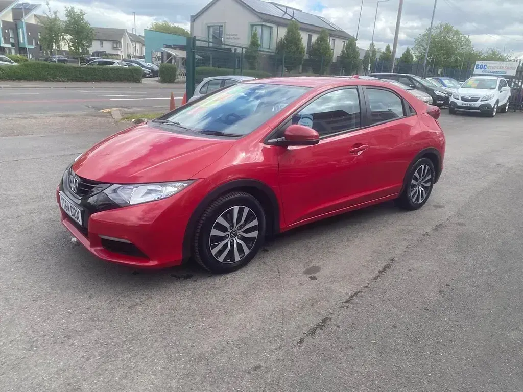 Używany Honda Civic S 120 KM (88 kW) 2014 Czerwony Hatchback