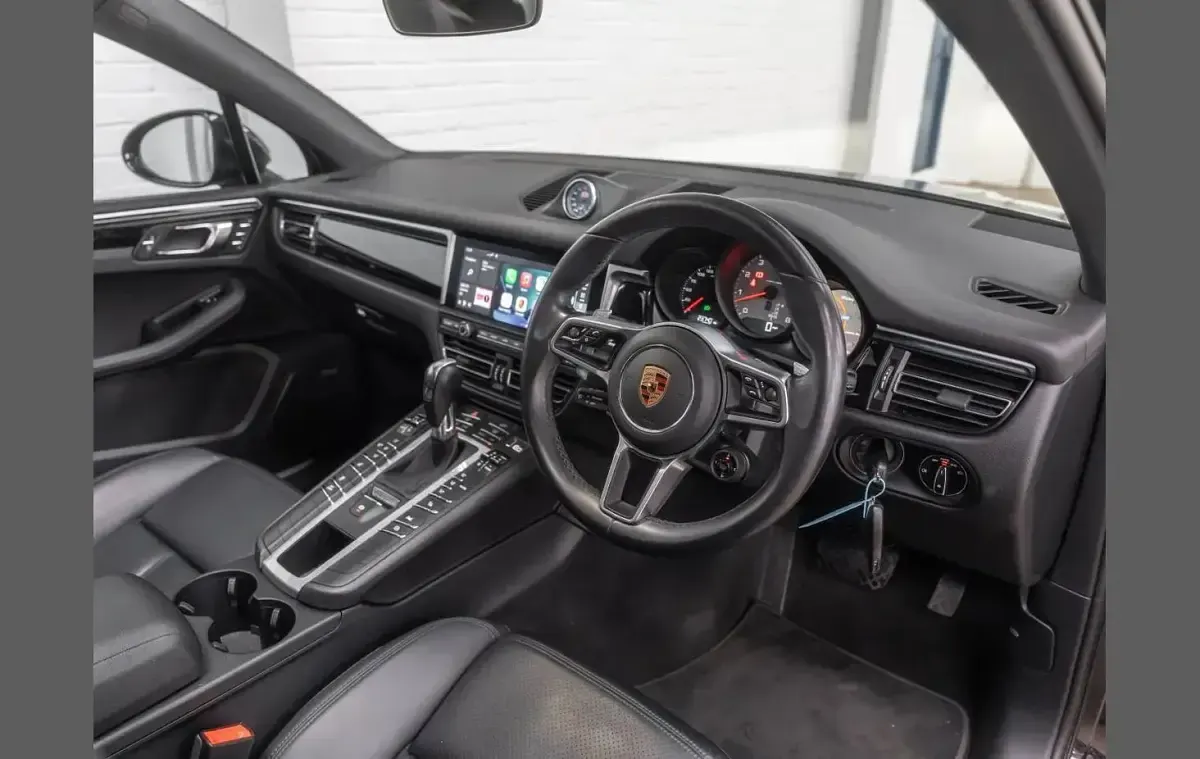 Used Porsche Macan S 348 HP (255 kW) 2020 Black SUV