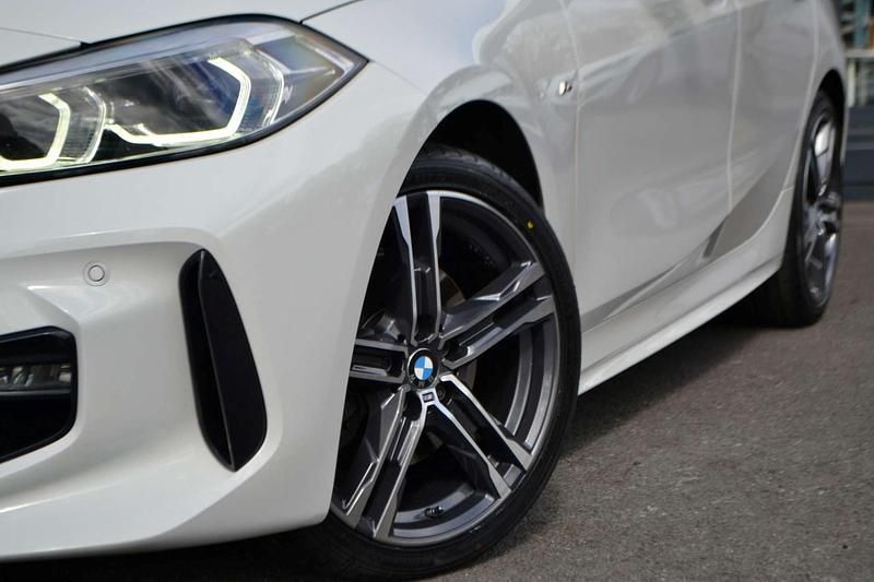 Second-hand BMW 118 M Sport 136 CP (100 kW) 2023 Alb Hatchback