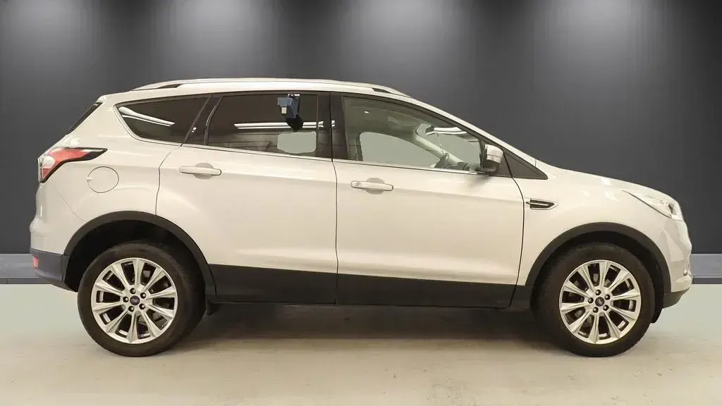 Used Ford Kuga Titanium 120 HP (88 kW) 2019 Silver SUV