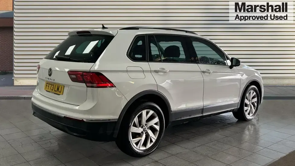 Usado VW Tiguan Life 150 CV (110 kW) 2023 Blanco SUV