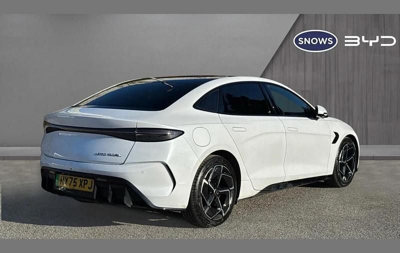 Used BYD Seal Design 230 kW (313 HP) 2025 White Sedan