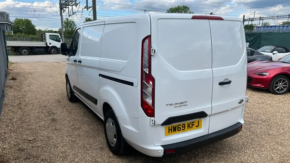 Used Ford Transit Custom Trend 105 HP (77 kW) 2019 White Van