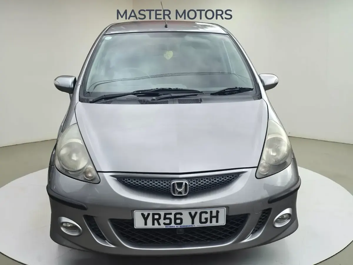 Used Honda Jazz Sport 83 HP (61 kW) 2006 Silver Hatchback