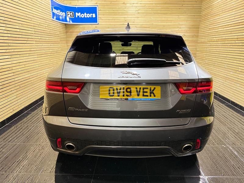 Usado Jaguar E-Pace R-Dynamic 249 HP (183 kW) 2019 Cinzento SUV