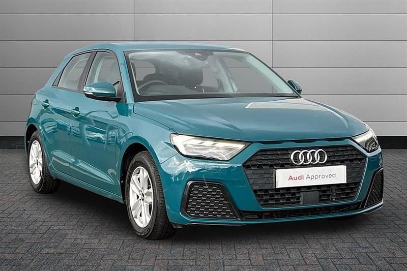 Used Audi A1 Design 95 HP (69 kW) 2021 Shell white SUV