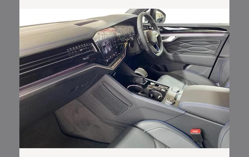 New VW Touareg R 462 HP (339 kW) 2025 Grey SUV