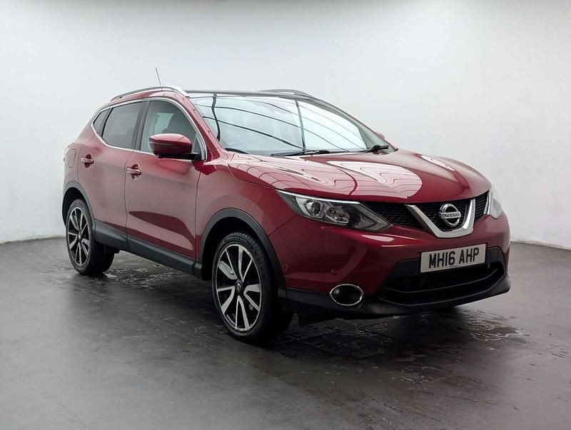 Used Nissan Qashqai Tekna 116 HP (85 kW) 2016 Red SUV