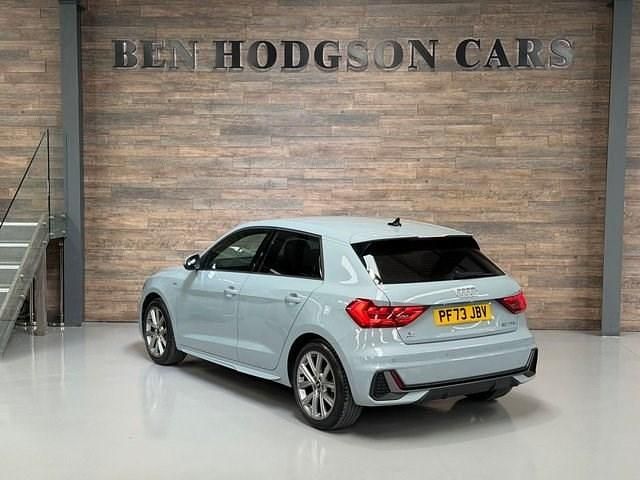 Usado Audi A1 Sportback S-Line 110 HP (80 kW) 2023 Cinzento Citadino