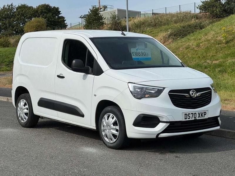 White Used 2020 Vauxhall Combo Sportive MPV | £8,690 (Fair price) - Image 1/4