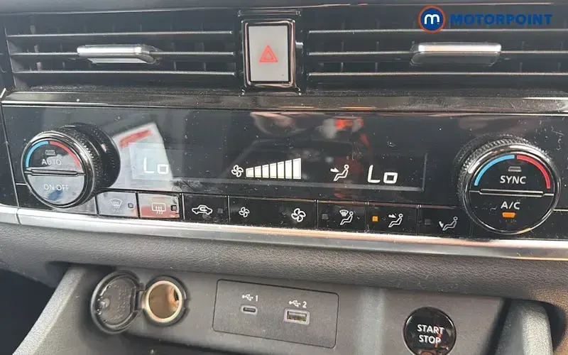 Used Nissan X-Trail N-Connecta 213 HP (156 kW) 2023 Silver SUV