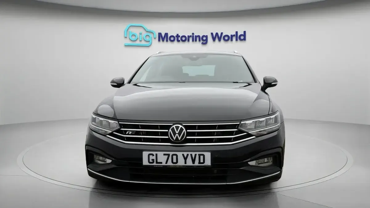Used VW Passat R-line 150 HP (110 kW) 2020 Black Estate